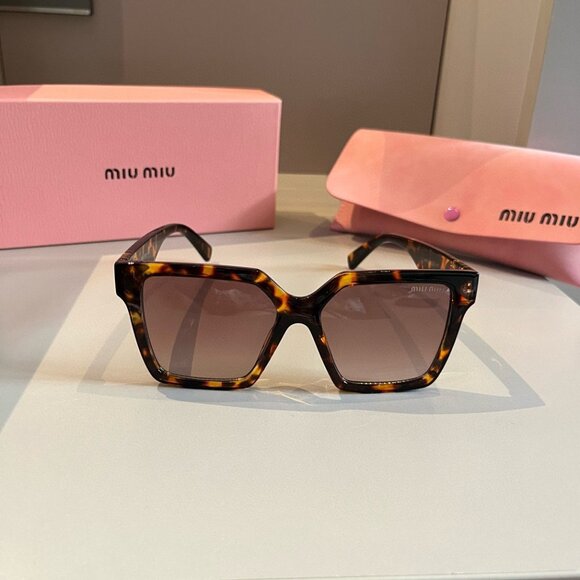 MIU MIU Logo Oversize Sunglasses - Picture 3 of 9